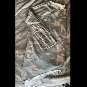 BOUTIQUE BRAND off shoulder top